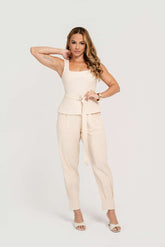 MACACÃO PEPLUM COM CINTO