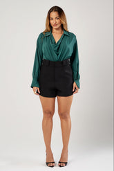 SHORT ALFAIATARIA CLÁSSICO COM PREGAS