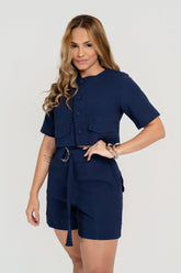 SHORT COM RECORTE E CINTO