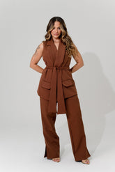 CALÇA ALFAIATARIA COM FENDAS LATERAIS