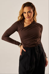 BLUSA DECOTE ASSIMÉTRICO MANGA LONGA