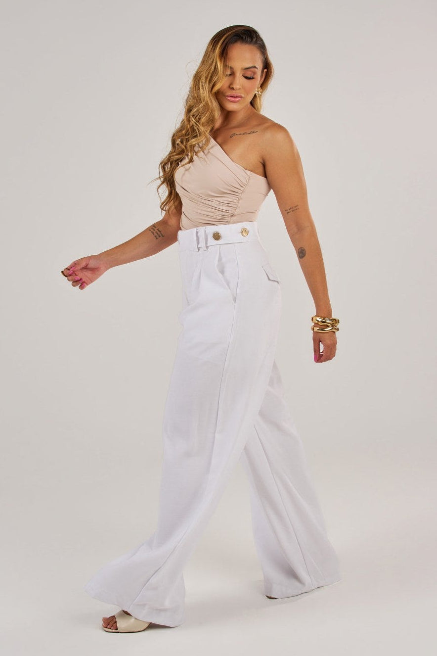 CALÇA PANTALONA COM PREGAS E BOTÕES