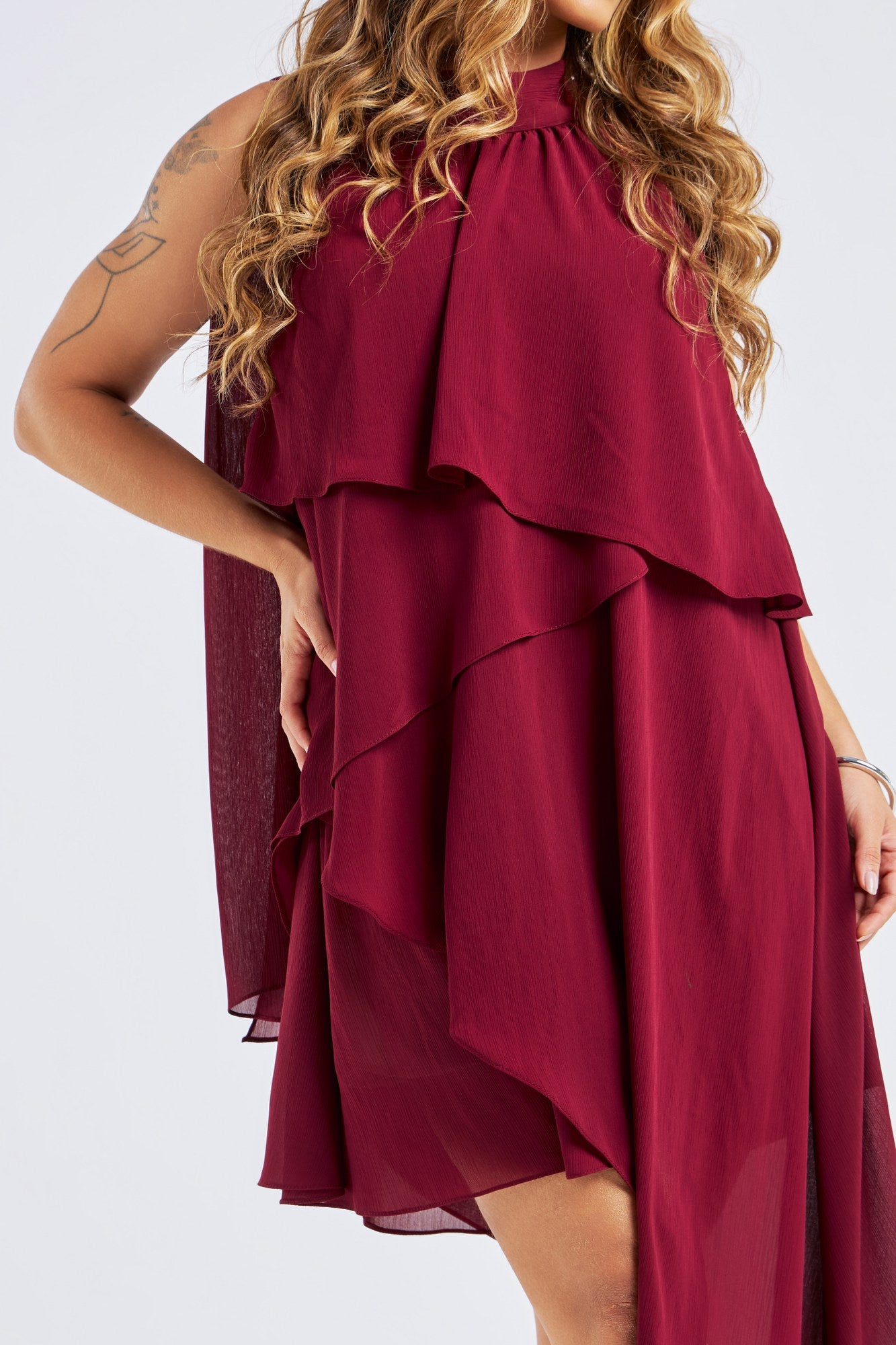 VESTIDO MIDI FRENTE ÚNICA CAMADAS ASSIMÉTRICAS