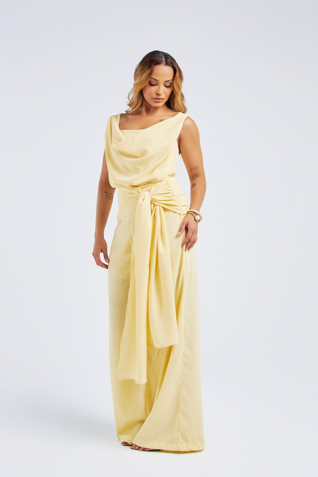 BLUSA ASSIMÉTRICA DEGAGÊ ALFAIATARIA LEVE