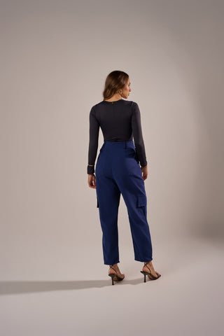 BODY MANGA LONGA COM AJUSTE METÁLICO