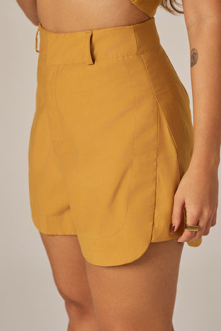 SHORT ALFAIATARIA COM RECORTES