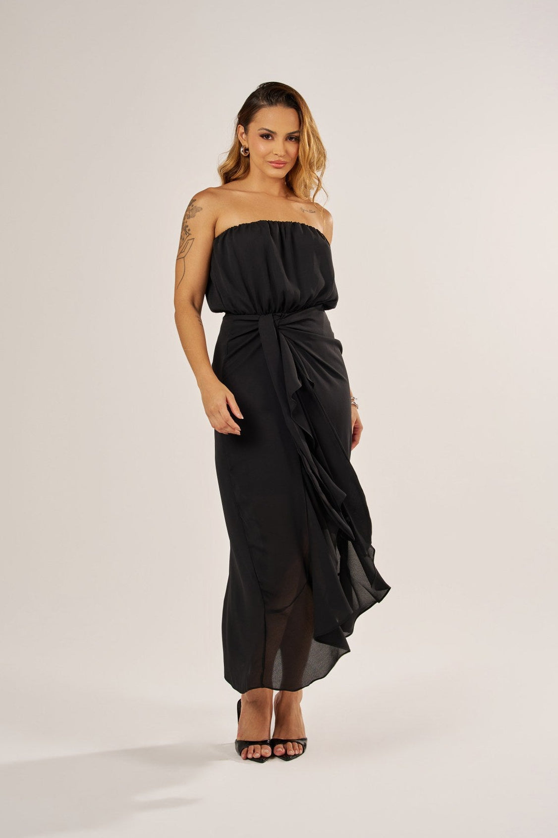 VESTIDO MIDI TOMARA QUE CAIA COM AMARRAÇÃO