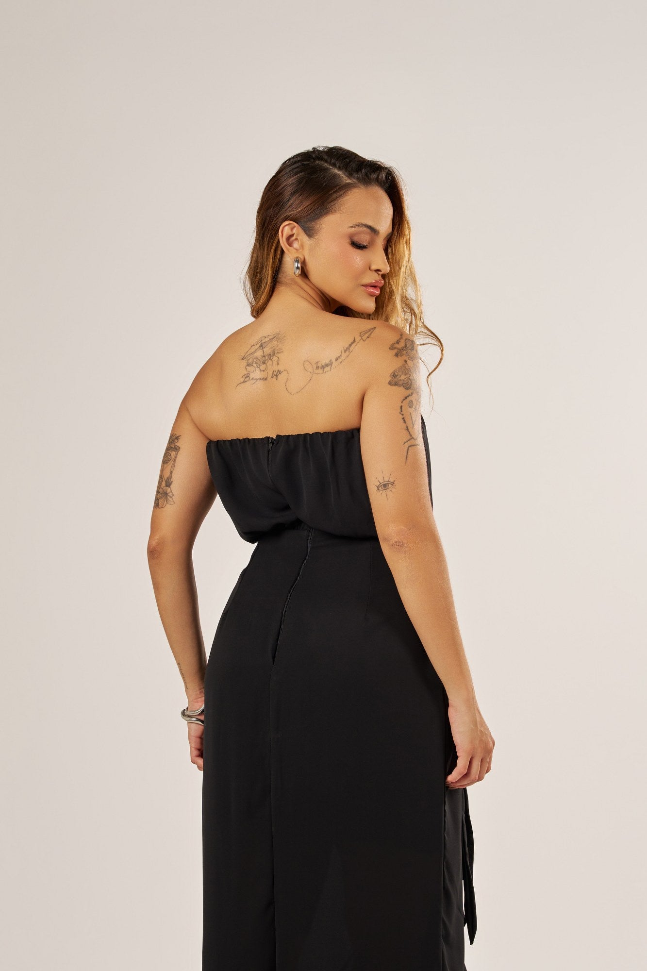 VESTIDO MIDI TOMARA QUE CAIA COM AMARRAÇÃO