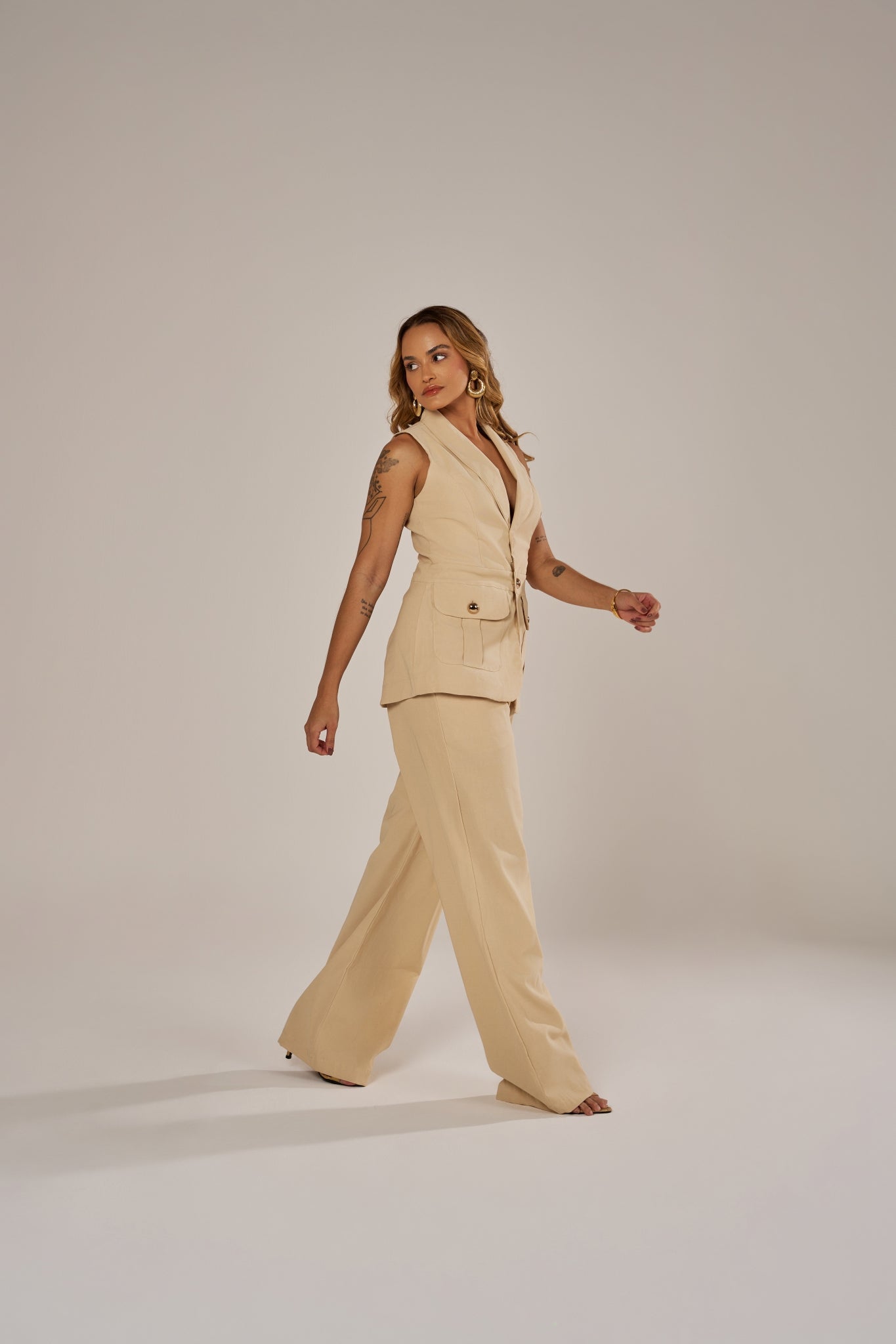 BLUSA PEPLUM ALFAIATARIA BOLSOS CARGO