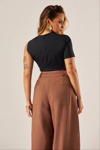 BLUSA ASSIMÉTRICA MANGA CURTA