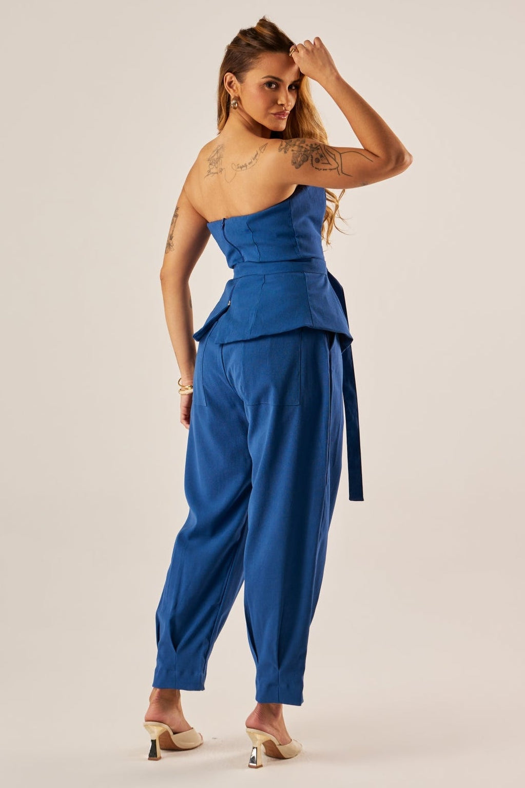 BLUSA TOMARA QUE CAIA COM CINTO