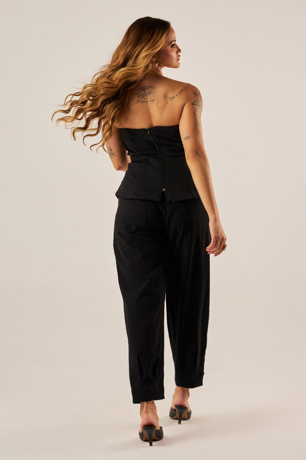 BLUSA TOMARA QUE CAIA COM CINTO