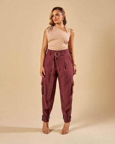 CALÇA SLOUCHY COM CINTO E BOLSOS CARGO