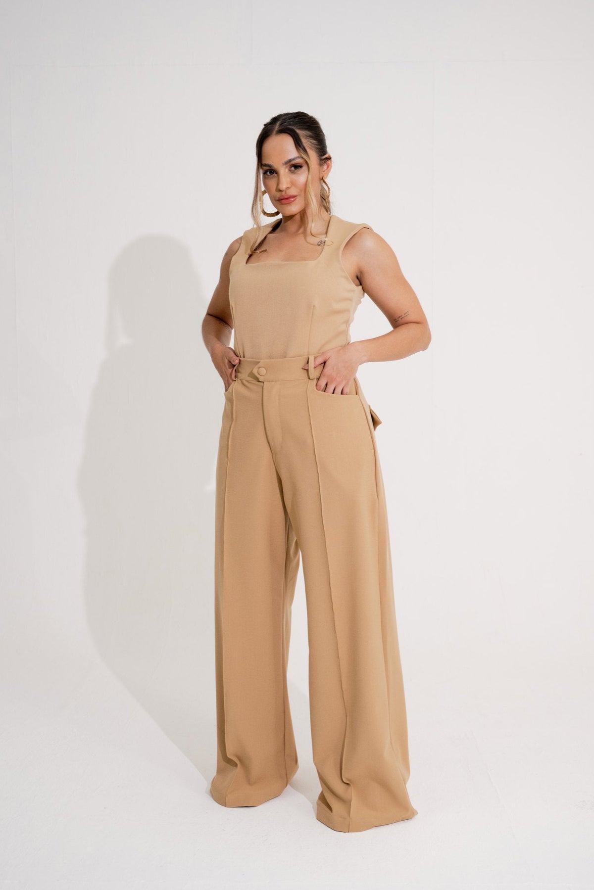 CALÇA ALFAIATARIA RETA  COM NERVURA