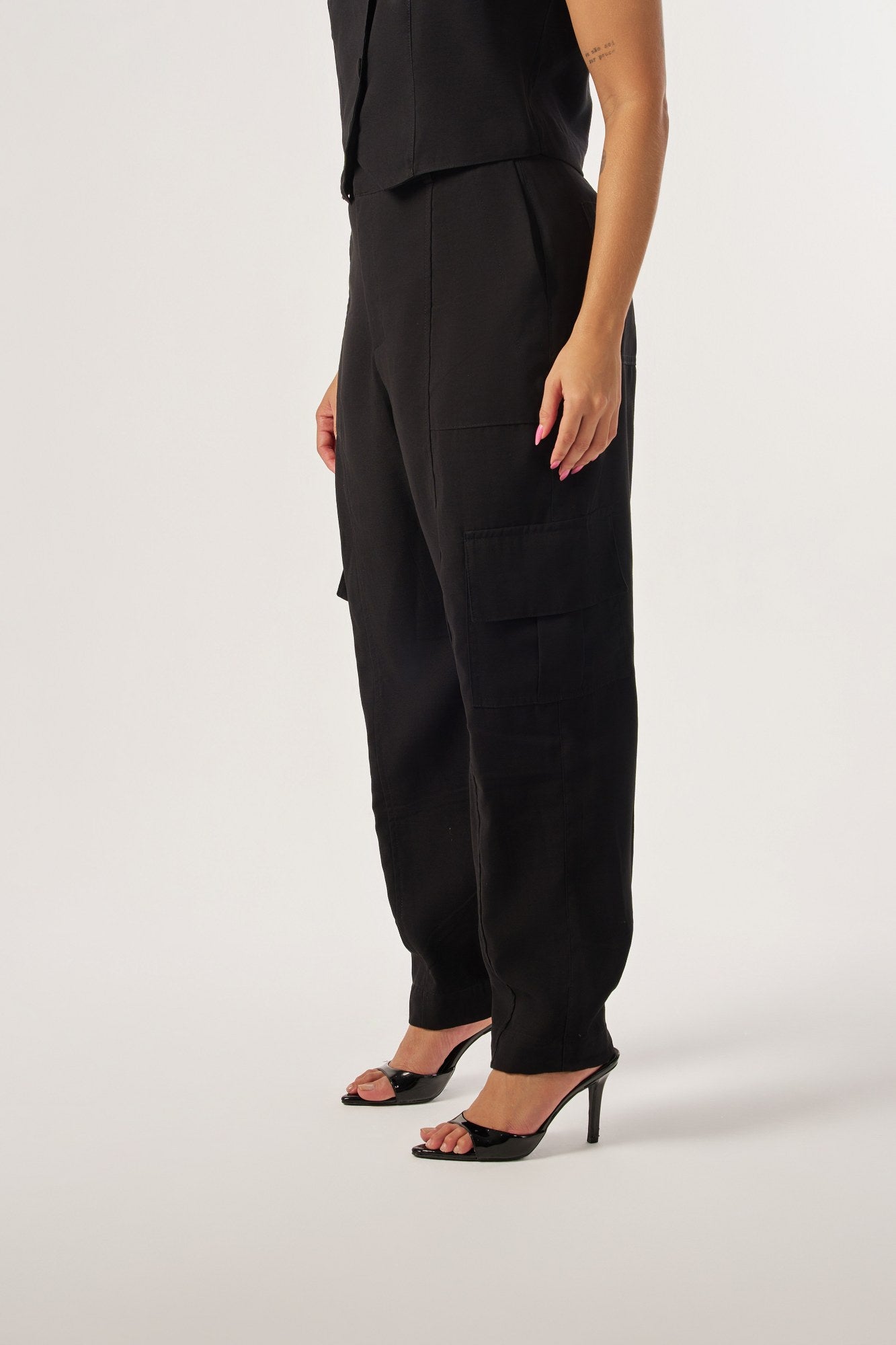 CALÇA BAGGY BOLSOS CARGO