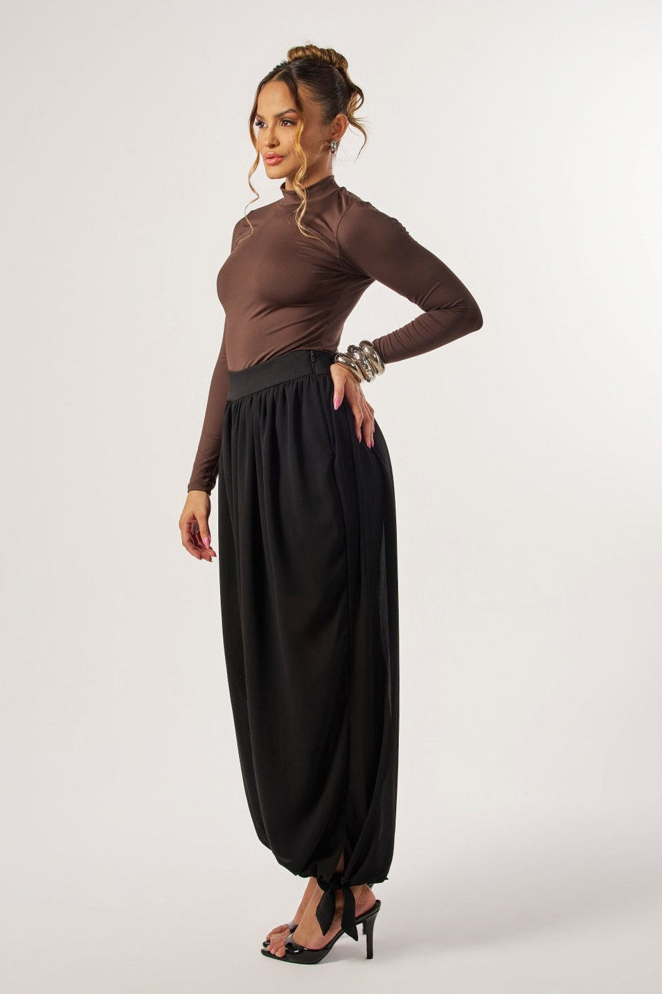 BLUSA GOLA ALTA COM MANGA LONGA