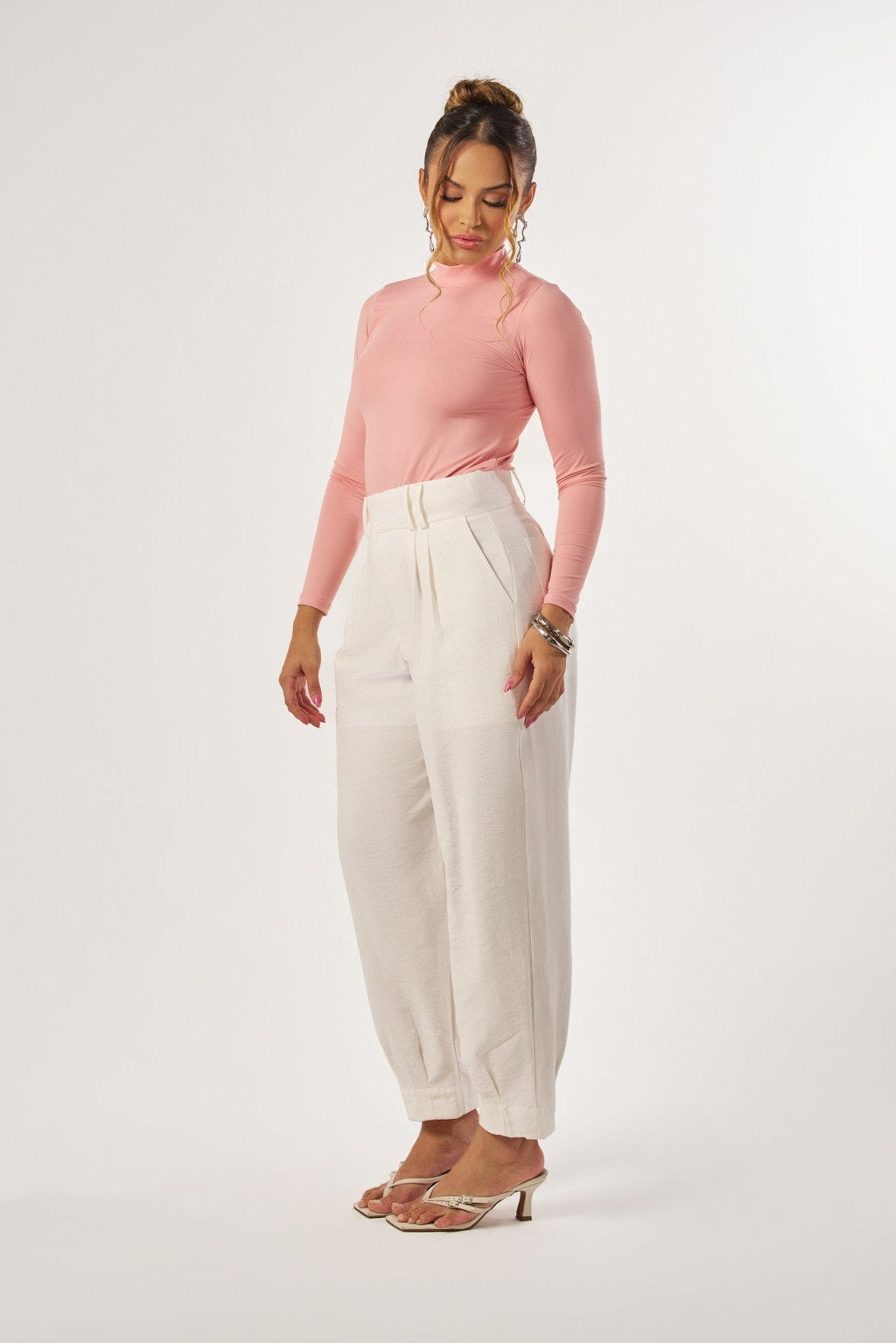 BLUSA GOLA ALTA COM MANGA LONGA