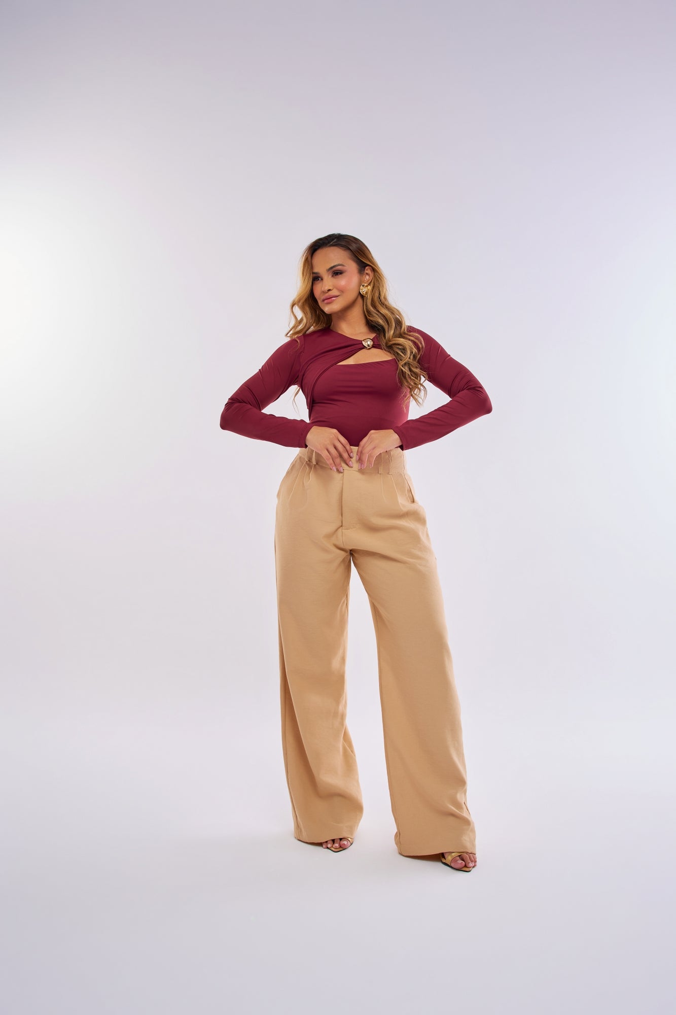 BODY MANGA LONGA COM AJUSTE METÁLICO