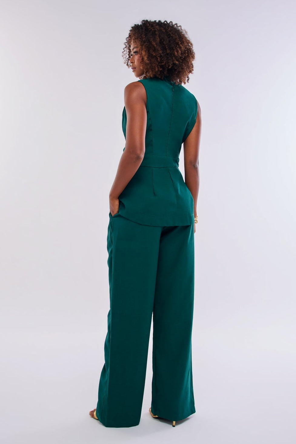 CALÇA RETA ALFAIATARIA COM PREGAS