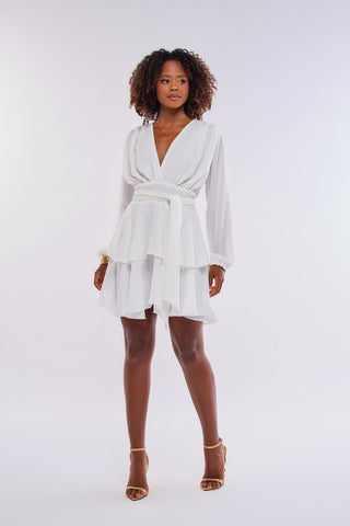 VESTIDO CURTO MANGAS BUFANTES COM FAIXA