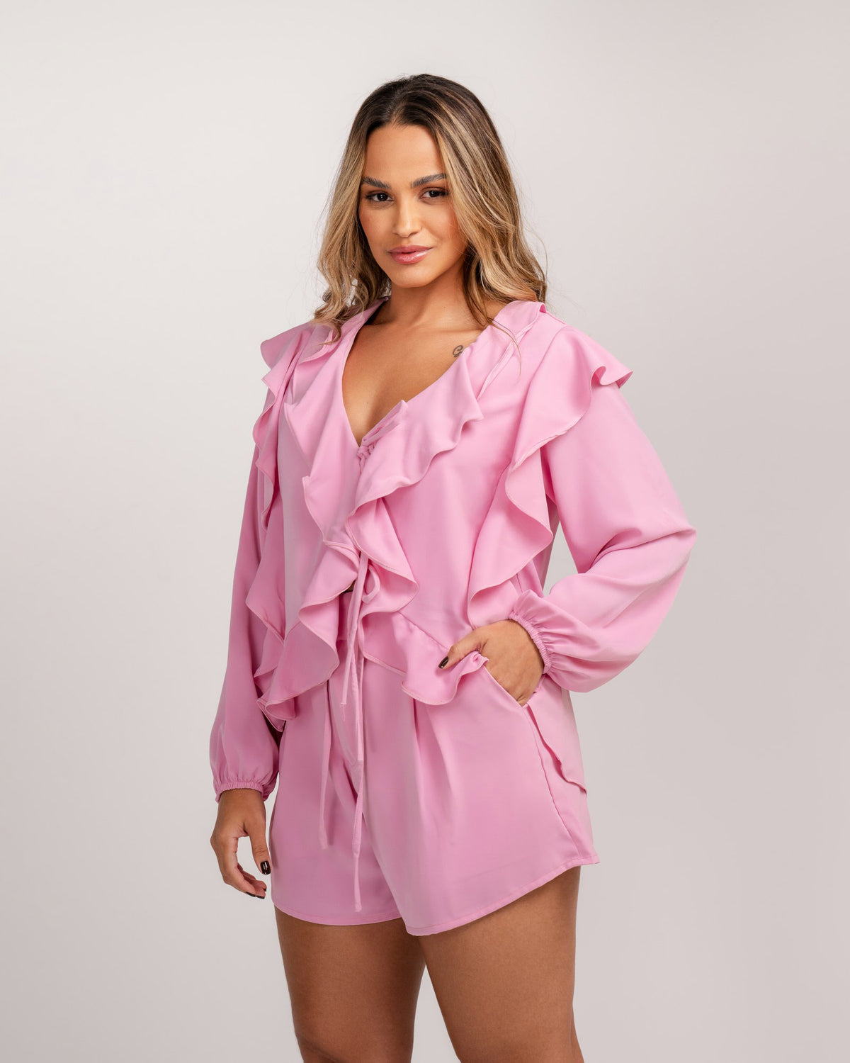 BLUSA MANGA LONGA COM BABADOS