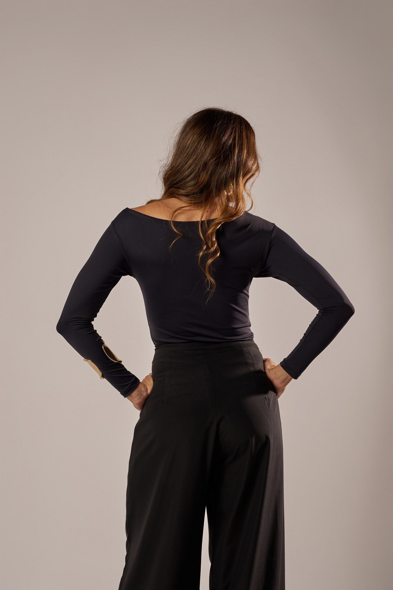 CALÇA PANTALONA ALFAIATARIA LEVE COM PREGAS