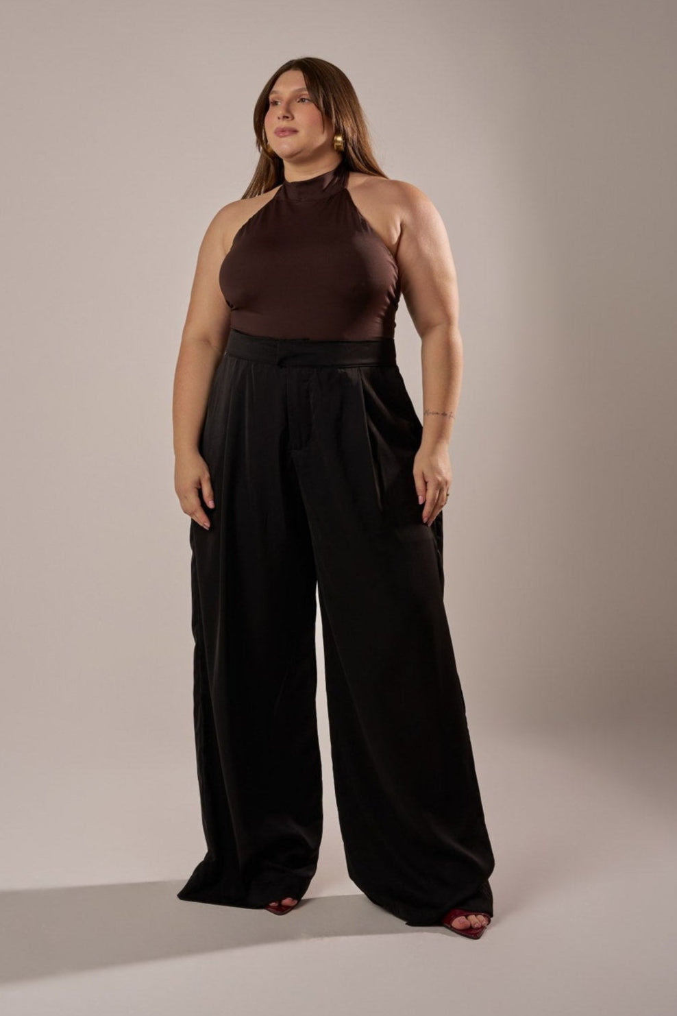 CALÇA PANTALONA ALFAIATARIA LEVE COM PREGAS