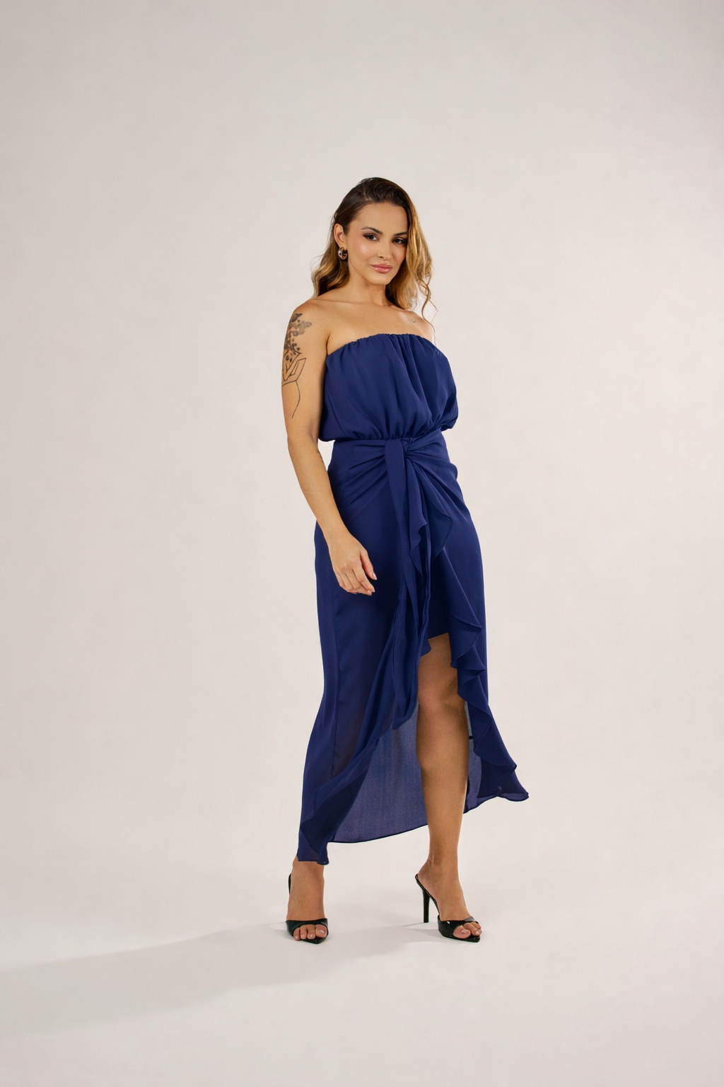 VESTIDO MIDI TOMARA QUE CAIA COM AMARRAÇÃO