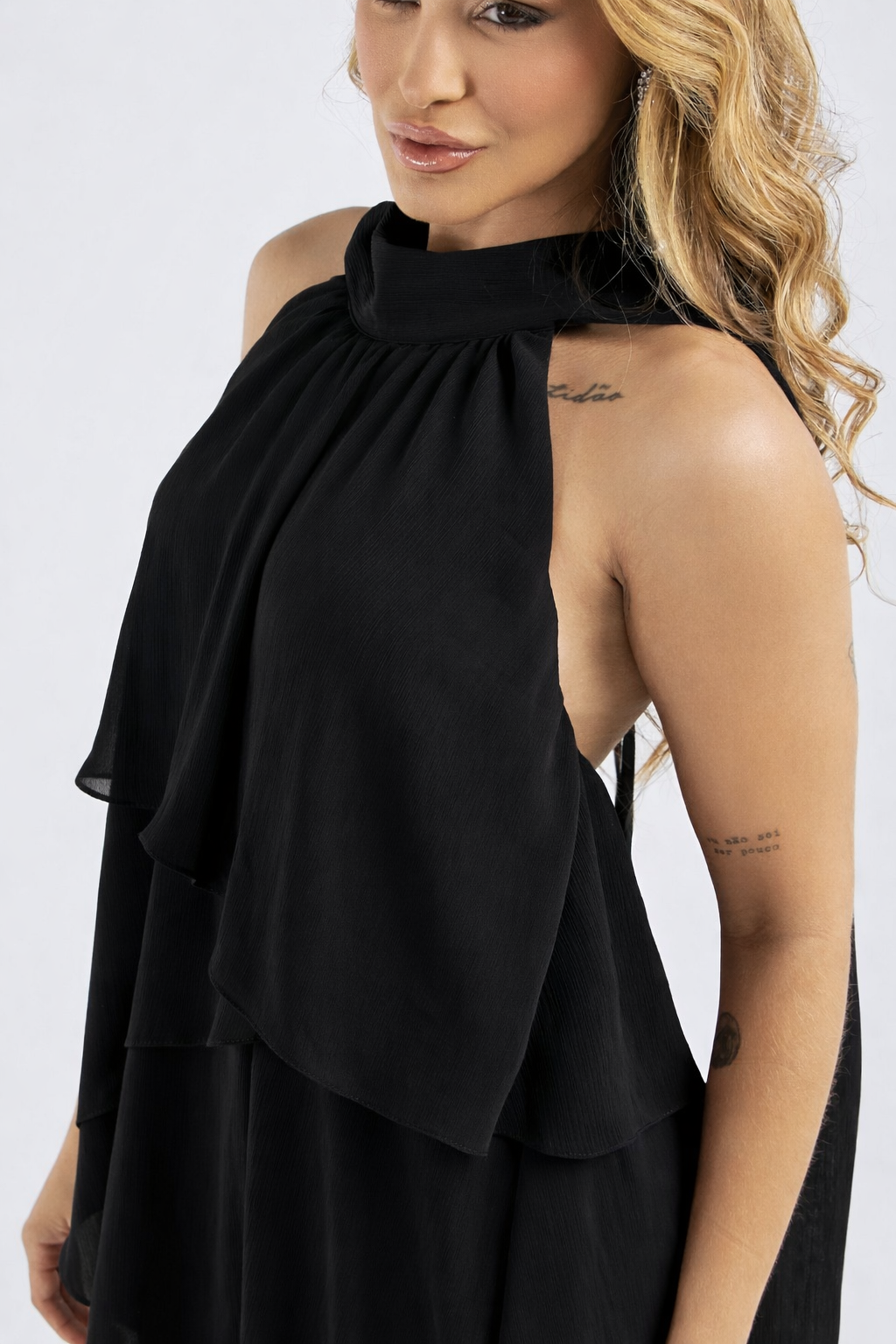 VESTIDO MIDI FRENTE ÚNICA CAMADAS ASSIMÉTRICAS